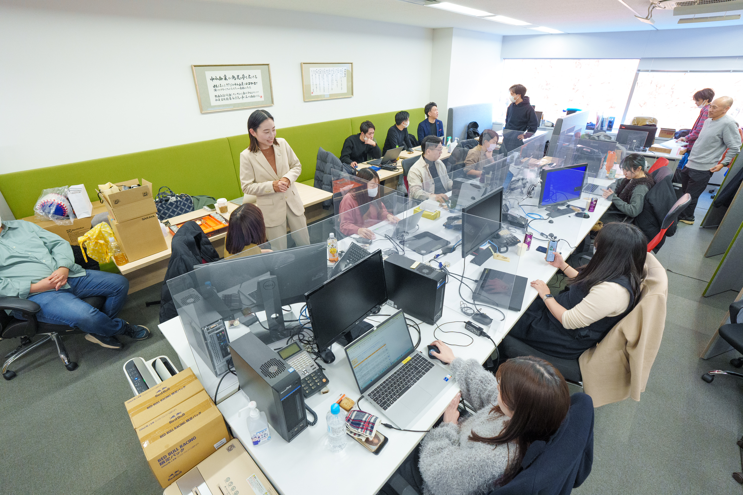 東京本社の出社時の交流の様子